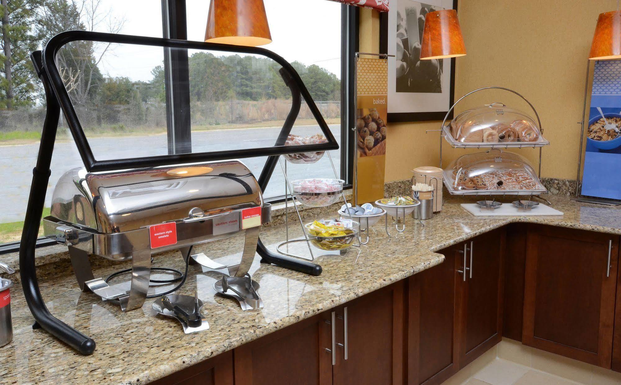 Hotel Hampton Bragg Fayetteville
