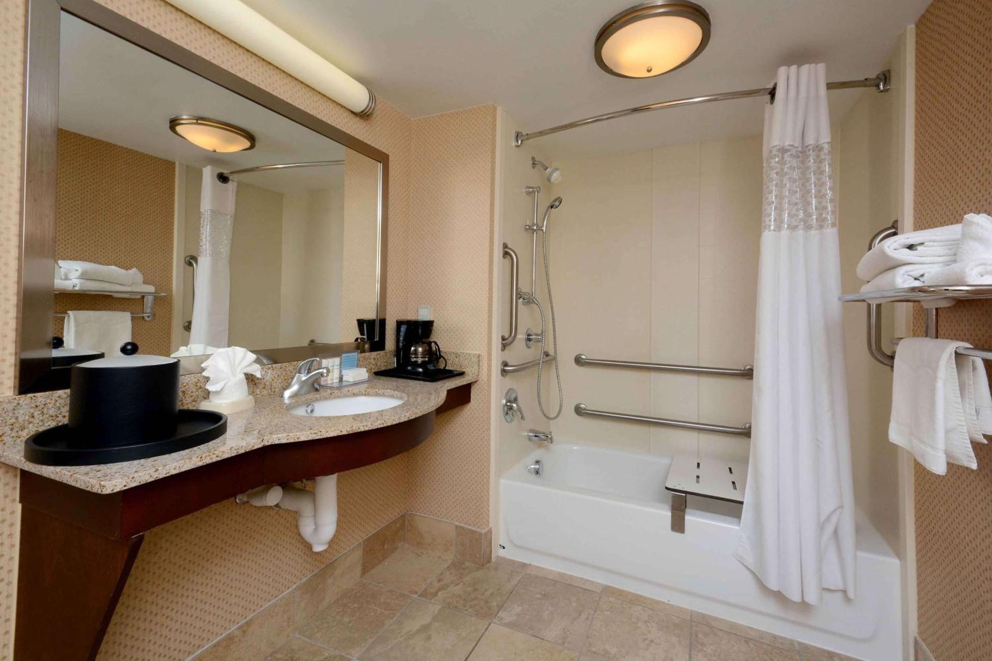Hotel Hampton Inn Fayetteville Fort Bragg 3*